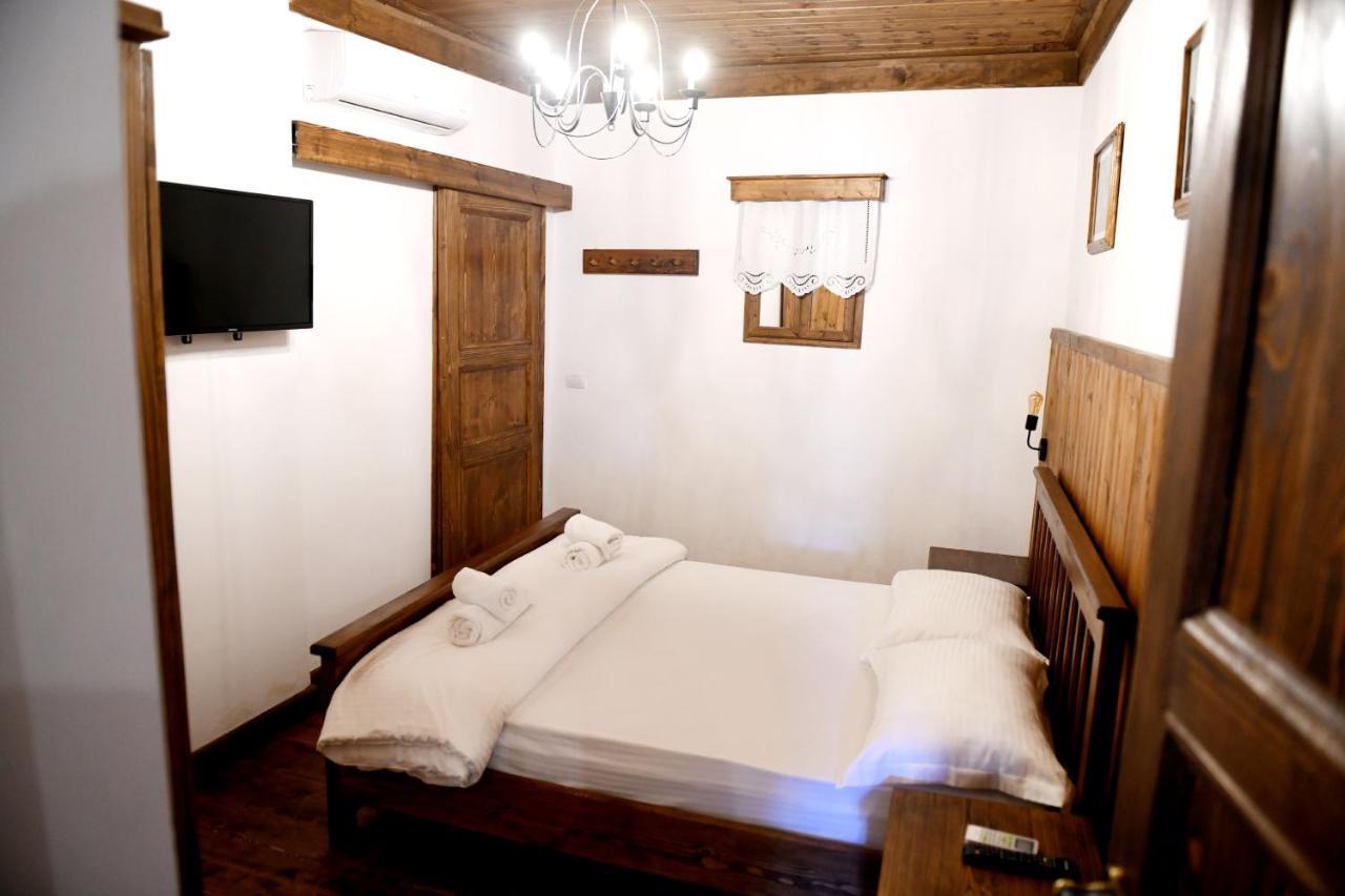 Anhel Hotel Berat Exterior foto